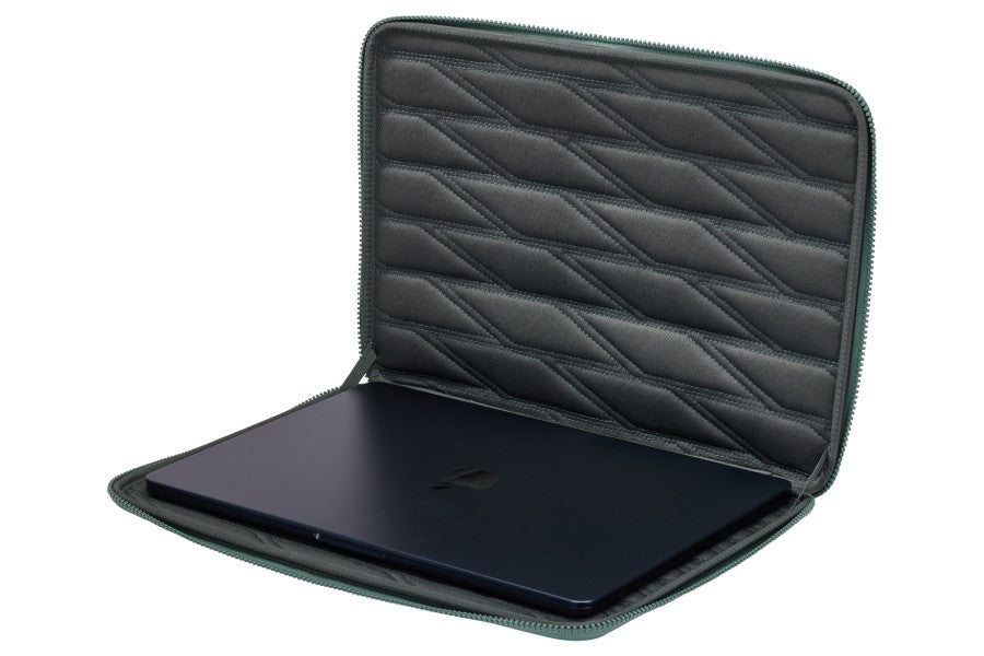 Estuche Rigido MB PRO 16