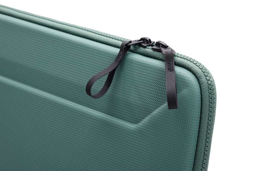 Estuche Rigido MB PRO 16